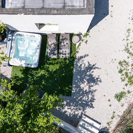 Home&trees - Sole Jacuzzi Calme *